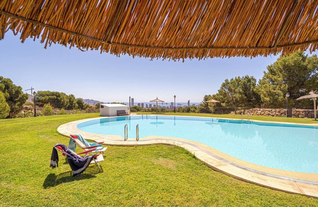 A 5 min.da Benidorm Chalet con piscina,campo da tennis ideale per rilassarsi