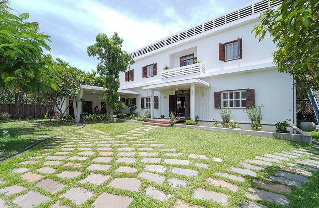 A brand new colonial style grand villa great for families.