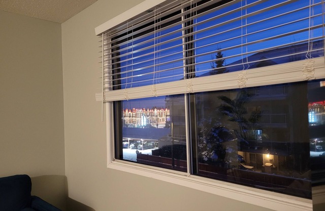 ✅️A/C in bdrm✅️ROGERS Place✅️Queen-twin-foldout sofa✅ Central location✅️ExpoCent