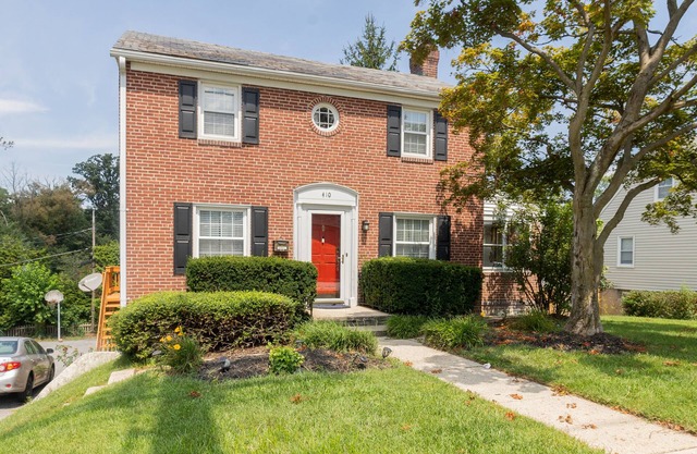 A charming, stylish guesthouse in the heart of Towson.
