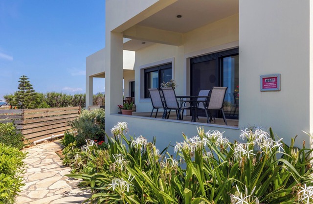 A comfortable, fully equipped family house. Literally 50 steps from the sea.