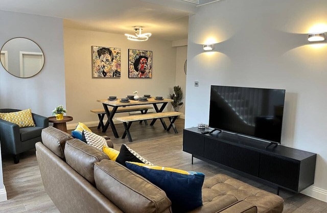 A Cozy Magical Retreat at Knightwood Oak