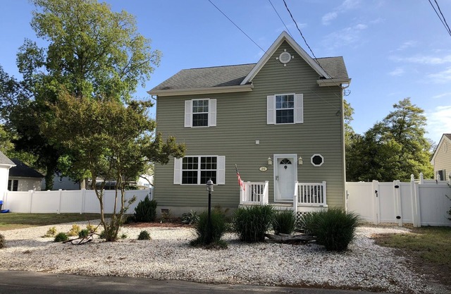 A Delightful Family Retreat Steps To Delaware Bay Beaches, Pet Friendly