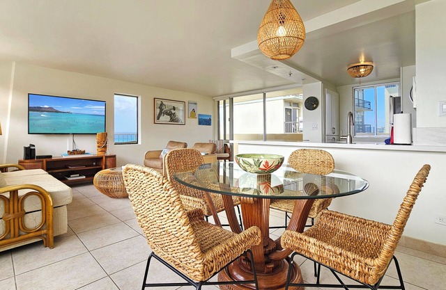 A Family Favorite on Hawaii's Gold Coast 11th Floor Oceanfront Condo