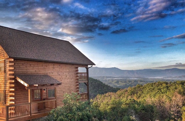 A few FALL openings! MAJESTIC MTN views! 2BR2BA 12 min to PWY Hot Tub GAME ROOM!