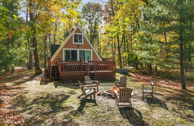 A-Frame | Hot Tub, Fireplace, River, Kayaks &Tubes