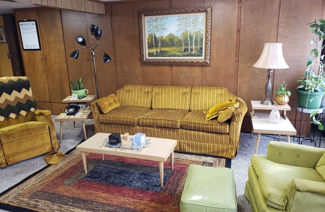 A Groovy blast from the 70's awaits in this retro guest house .Pet friendly