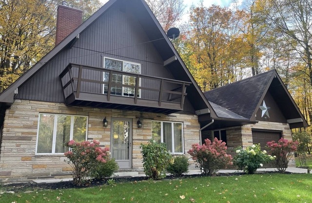 A Large family home in the Laurel Highlands. Private & Secluded!