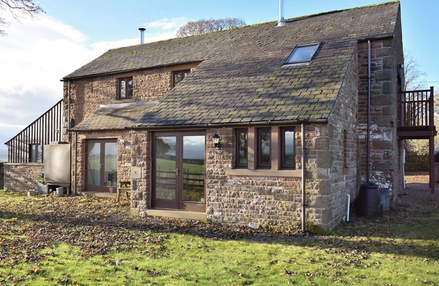 A lovely home from home in a superb location for exploring the town.