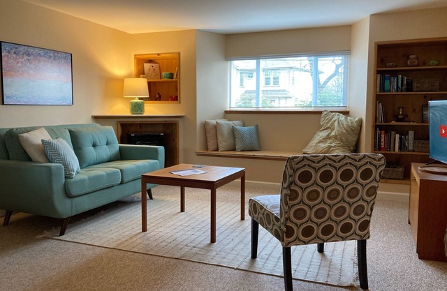 A neighbourly welcome to the real Victoria: uni, theatre, hospital, shops & more