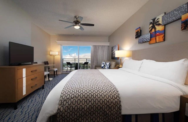 A Night Away at the Marriott Beach Place Towers - Pool, Hot Tub, Beach, Gym