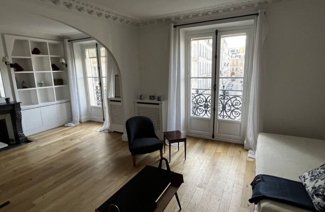 A Paris en Plein Coeur de la Rive Gauche Appartement Lumineux Sans vis à vis