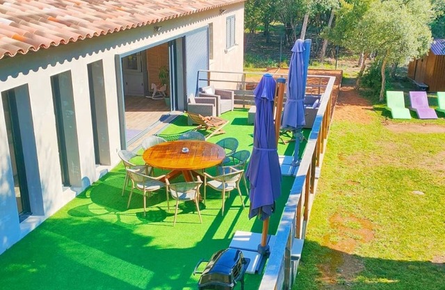 A pay haven in the maquis