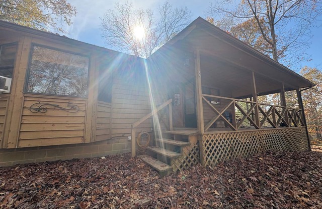A peaceful haven in the Smokies for birdwatchers and nature lovers alike.