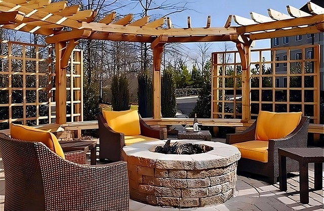 A Place You'll Surely Enjoy! Full Kitchen, Free Breakfast, Pets Allowed!