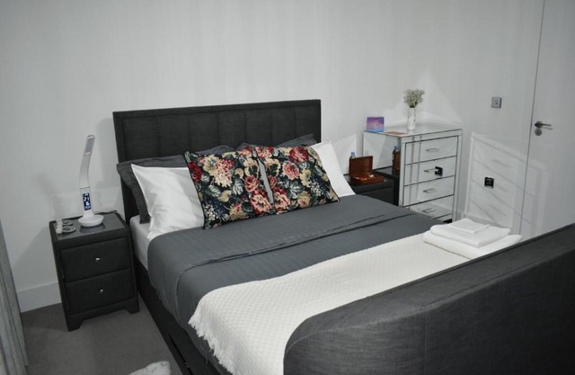 A private en-suite bedroom in Bromley-by-Bow