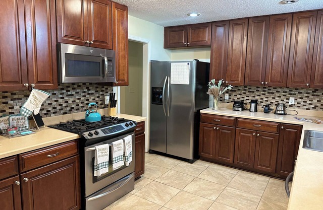 A Retreat HOME away from home! Family and pet friendly! Near military base!