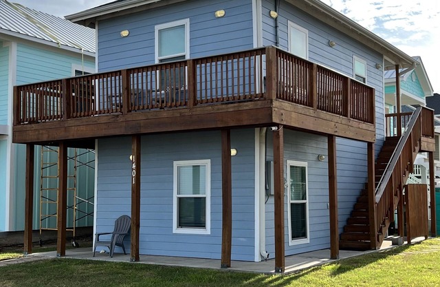 A Salty Air Retreat just steps away from the Gulf of Mexico