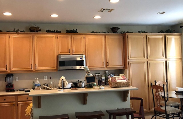 A Single Family House in a Gated Community 3 Bedrooms and 2 Bathrooms