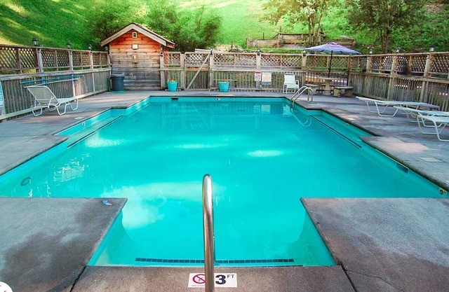 A Smoky Mountain Lake Cabin, Get $1089 FREE attraction tickets each paid day!