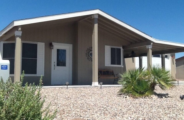 A Snow Bird gem in the Bullhead City - Laughlin area