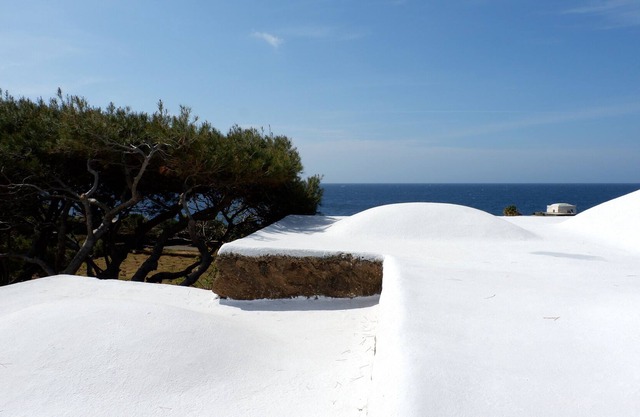 A stone's throw from the sea - 3 minutes walk to the sea