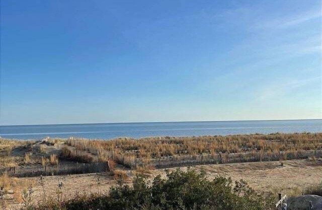 A terrific PET FRIENDLY AND WATERFRONT nightly retreat in Broadkill Beach! 3 Night rentals are being accepted the remainer of the year!
