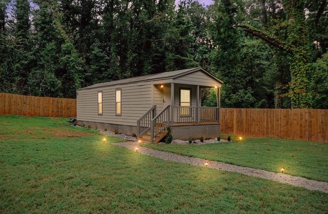 A Tiny Escape - Minutes away from most ATL attractions