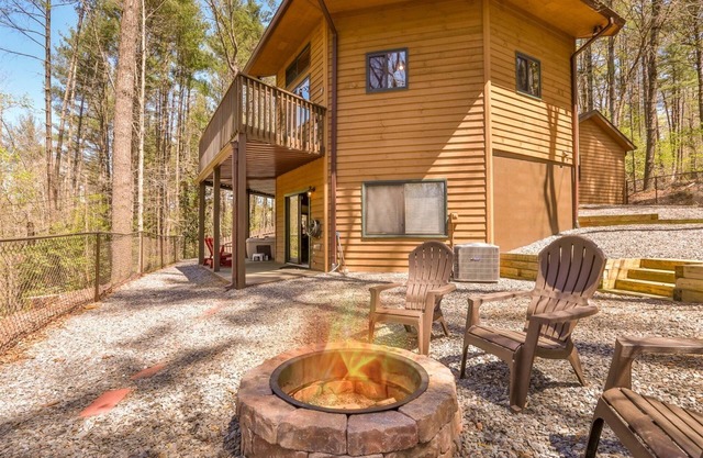 A Tucked Away Lodge | Ellijay, GA