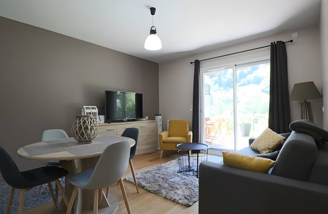 A1 - Residence La Montille with Mountain View and Wi-Fi