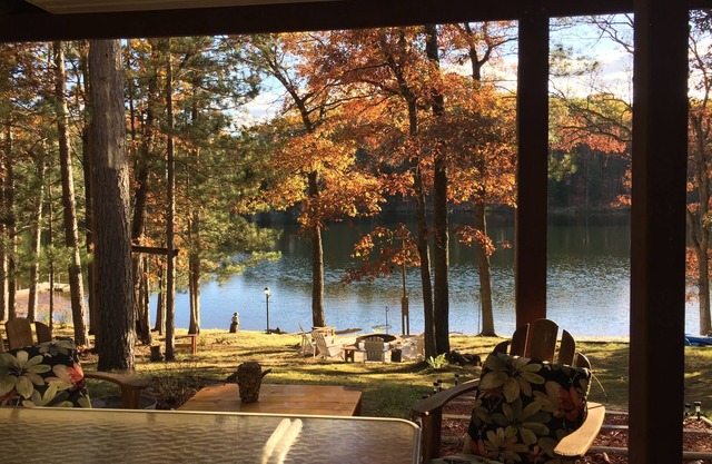 Abbott Lake House: Experience Michigan's Autumn Magic