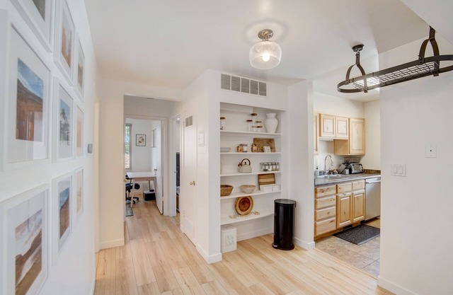 Above AVE Life - 1 Bd, 2 Cute