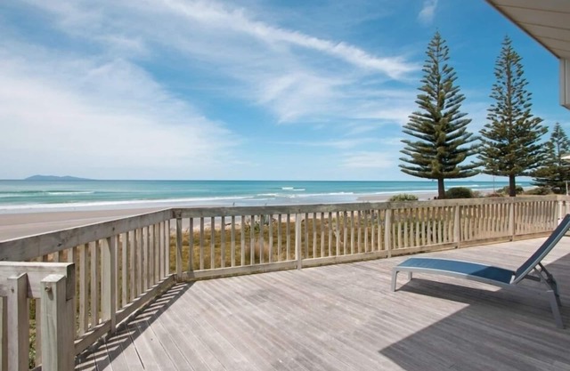 Absolute beach-front holiday home