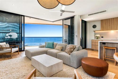 Absolute Beachfront Luxury Apartment