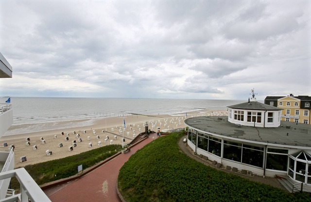 Absolute top location with sea view, balcony, W-Lan, top equipped