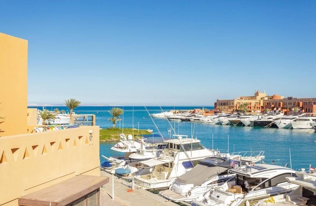 Abu-Tig Marina Apartment