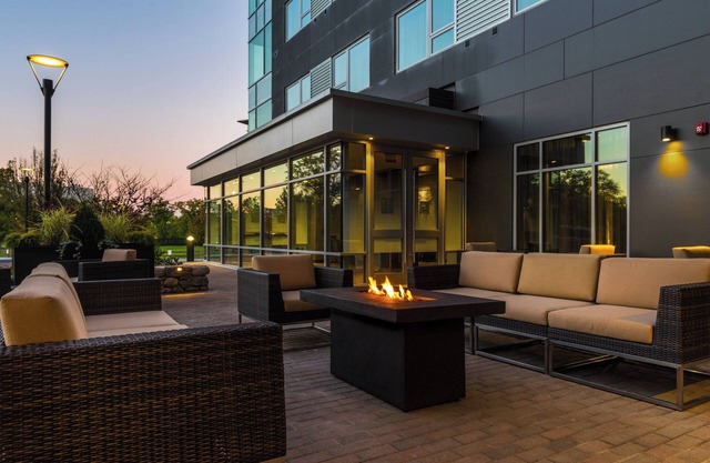 AC Hotel by Marriott Boston Cambridge
