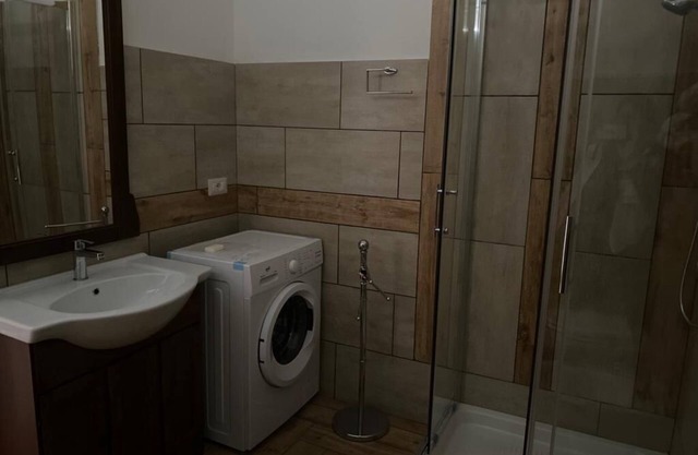 ACCOMMODATION WITH POOL 5 MINUTES FROM THE BEACH