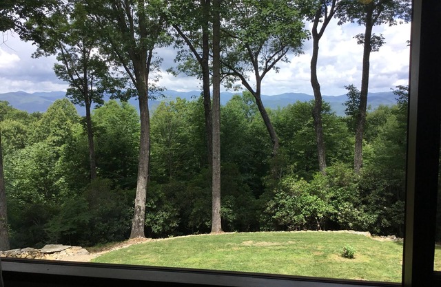 ACORN'S RETREAT