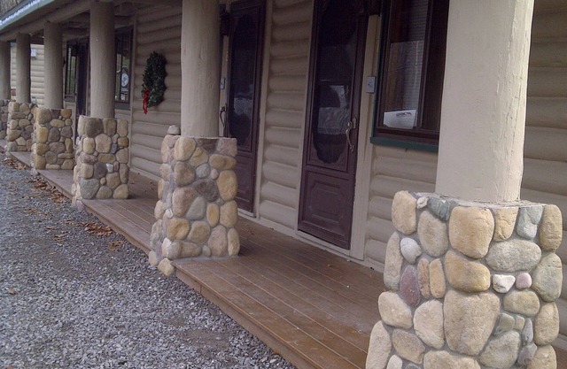Across from Otsego Lake/Beach access across the street! 2 Queen Beds