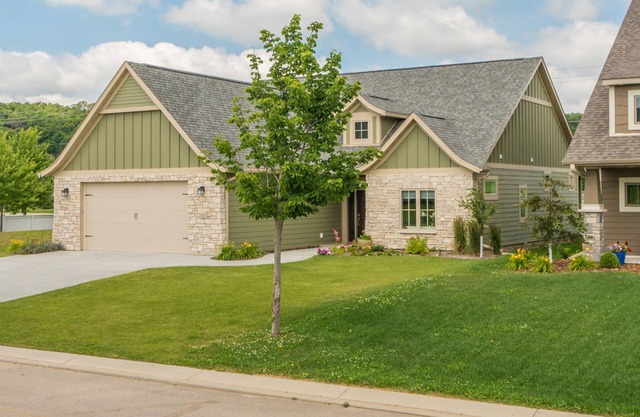 ADA Compliant Home 10 Min. From Mayo Clinic!