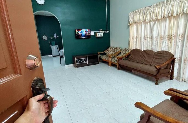 Adam Homestay