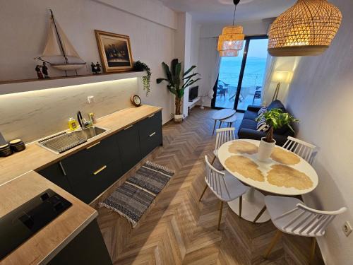 Adam's place - Cosy apartment by the sea