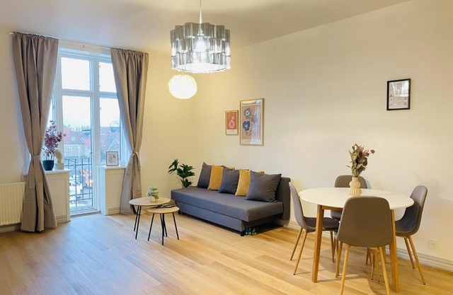 aday - The Swanky Suite