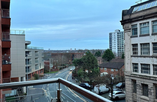 Adelphi Wharf Apartments by Beehosting