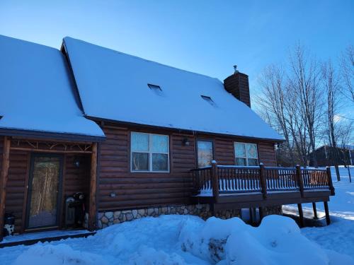 Adirondack Cozy Cottage Hideaway home