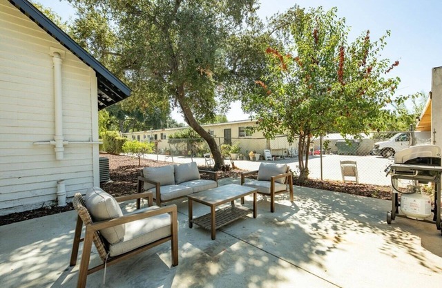 Adorable 2 Bedroom · Adorable 2 Bedroom Guest home Next to Rose Bowl