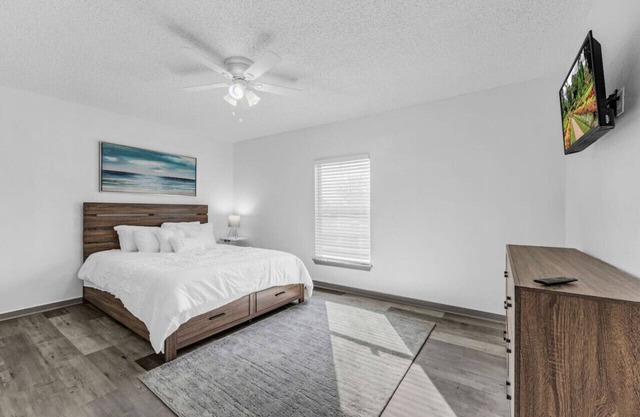 Adorable 3 BR Home 4 min from Dallas Lovefield Airport