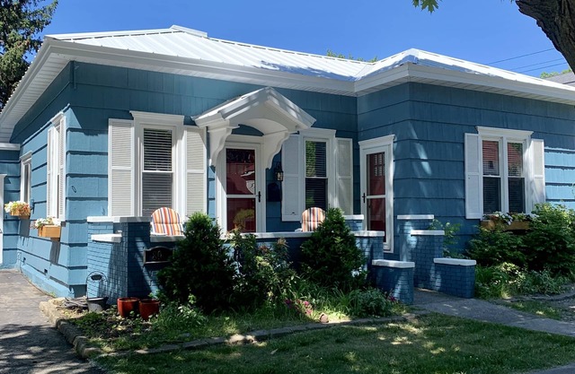 Adorable, “ Beach View Cottage” Lake Michigan views! Best location!