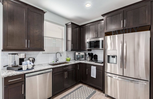 Adorable Casita! One Bedroom with Shared Backyard Pool Access!